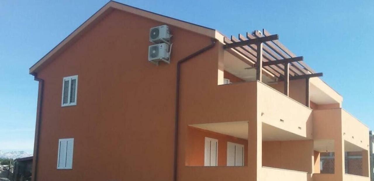Apartman Matej With Pool Povljana Zewnętrze zdjęcie